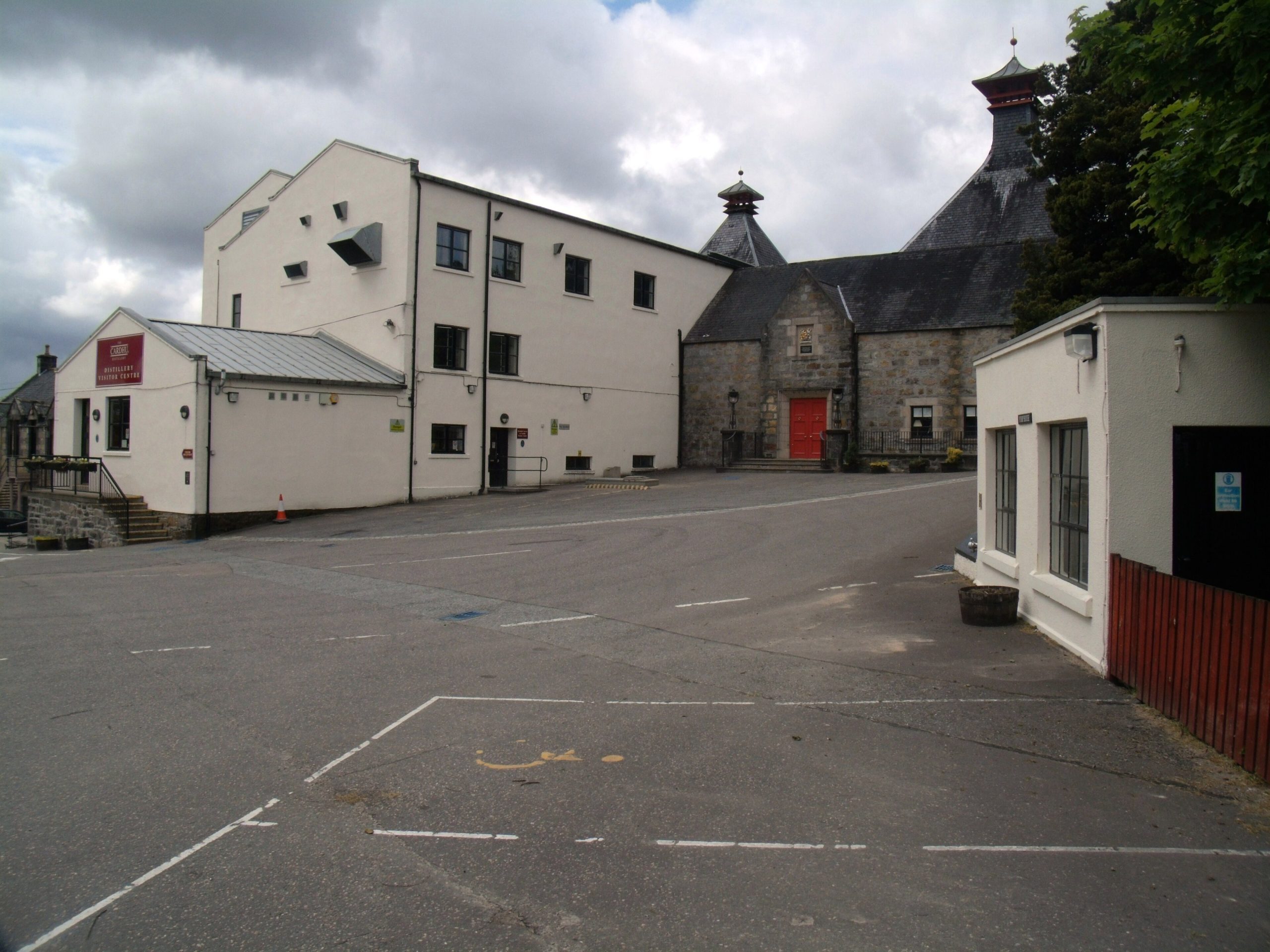 De Cardhu-distilleerderij bij Knockando in Speyside