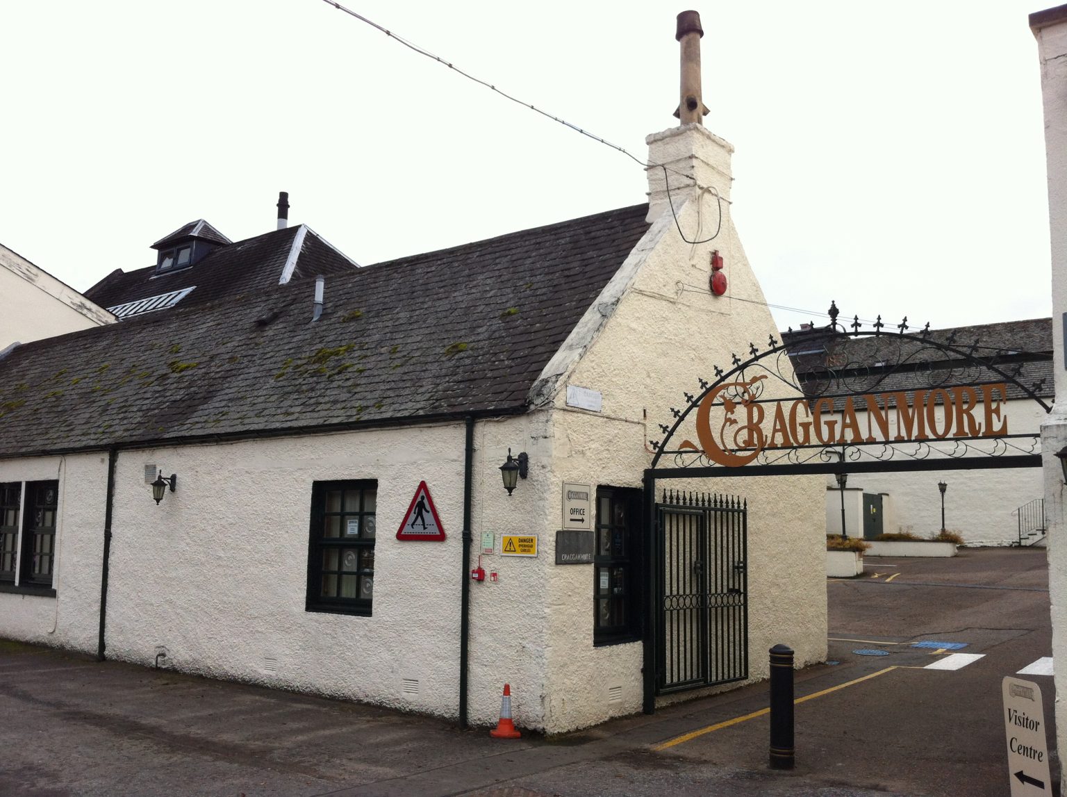 Het bezoekerscentrum van de Cragganmore-distilleerderij bij Ballindalloch