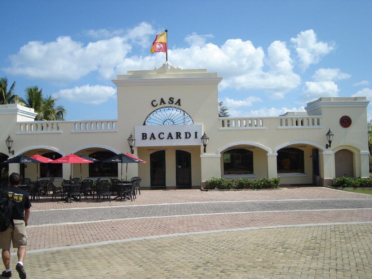 Het Bacardi-terrein in Catano op Puerto Rico