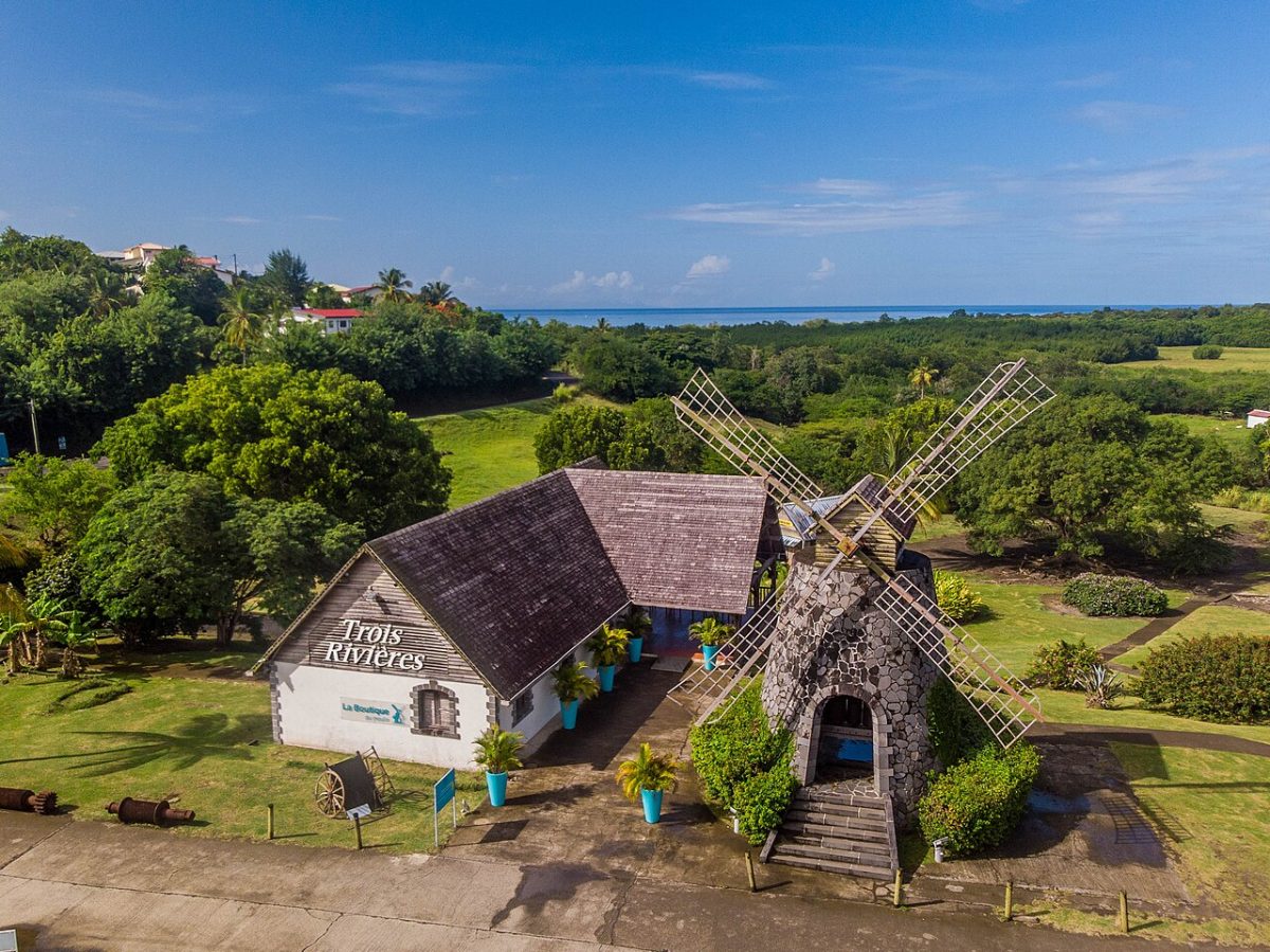 De distilleerderij Trois-Rivieres in Sainte-Luce op Martinique