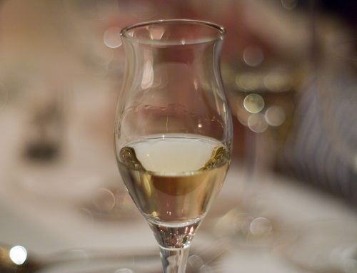 Hoe u grappa drinkt: temperatuur, glas en het moment