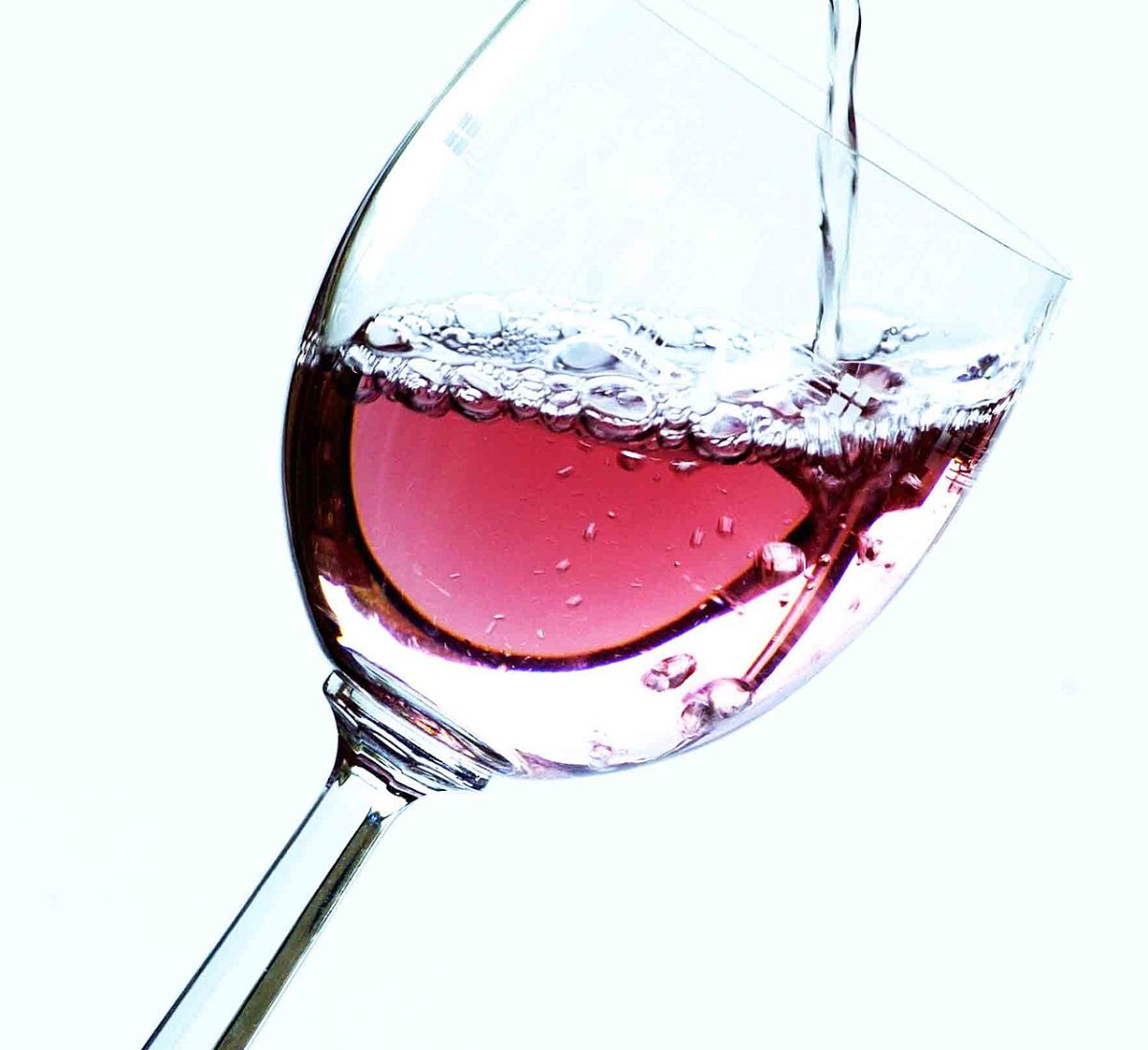 Een glas roze wijn