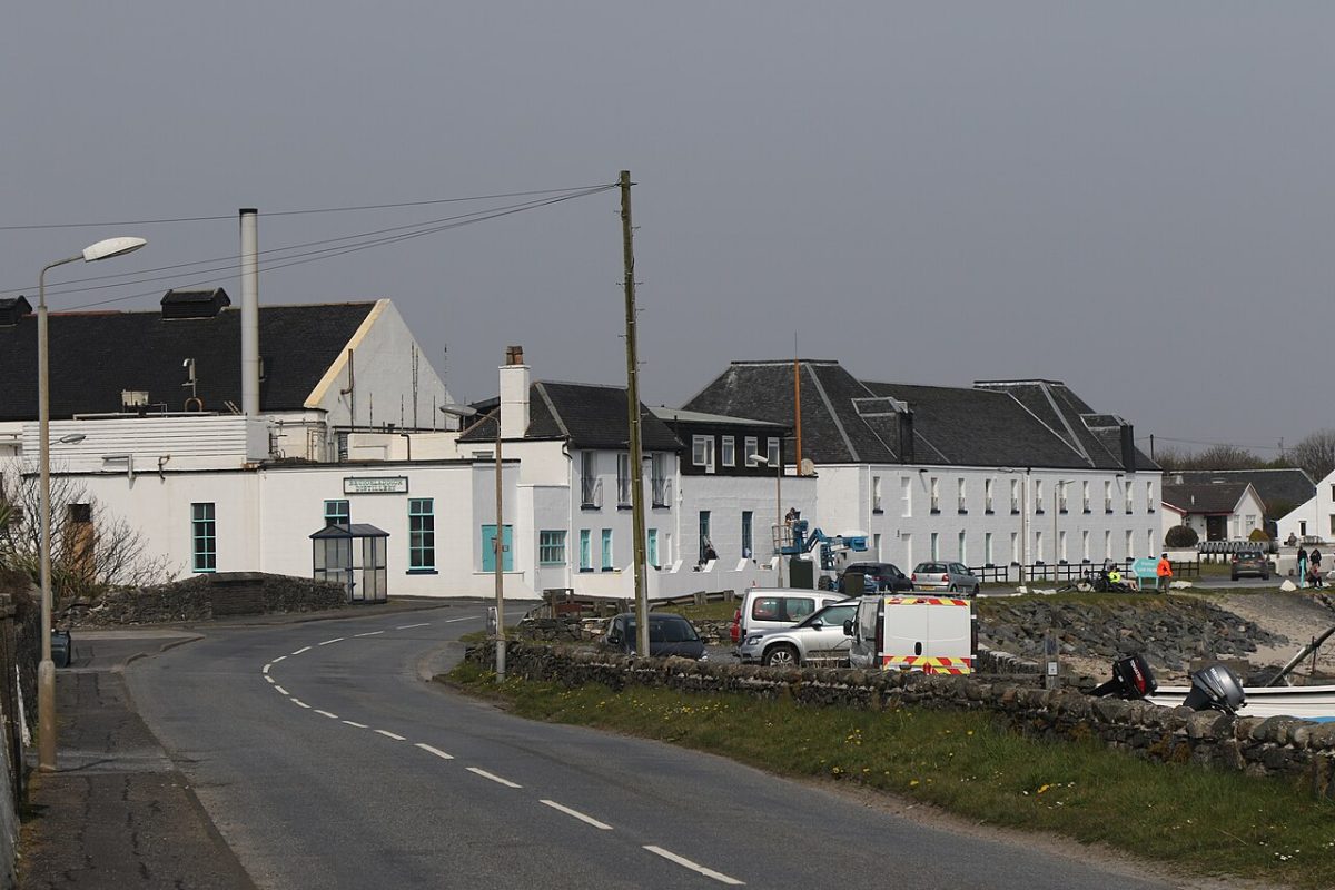 De distilleerderij van Bruichladdich op Islay
