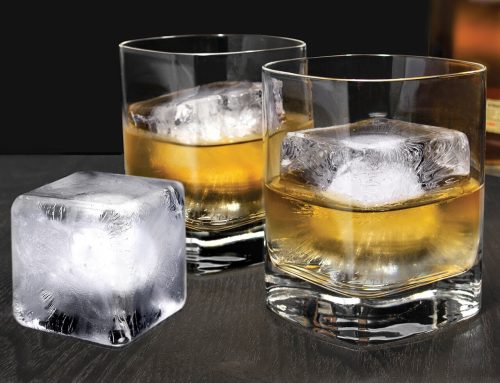 Hoe u rum drinkt: het glas, de temperatuur en puur of gemengd
