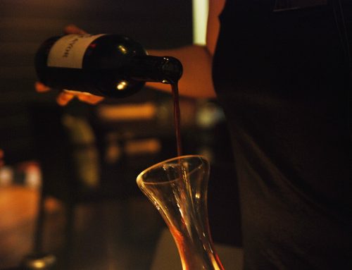 Hoe lang een geopende fles wijn goed blijft