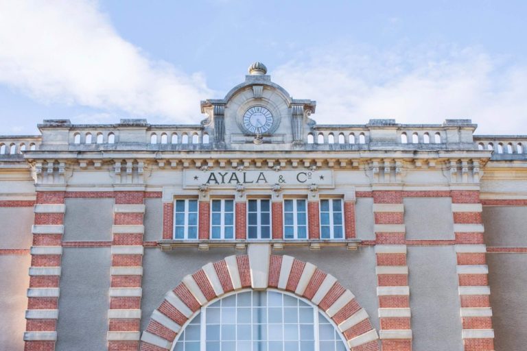 Gevel van champagnehuis Ayala in Aÿ