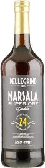 Een fles uit het schap madeira en marsala in de winkel aan de Brink in Bathmen