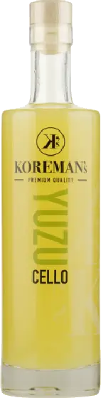 Een fles uit het schap overig gedistilleerd in de winkel aan de Brink in Bathmen