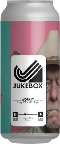 Een fles Brasserie Jukebox, uit het schap in de winkel in Bathmen