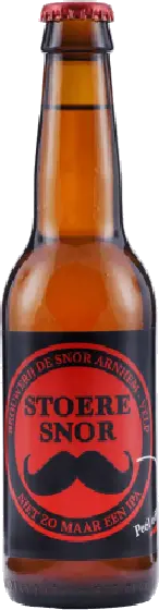 Een fles Brouwerij De Snor, uit het schap in de winkel in Bathmen