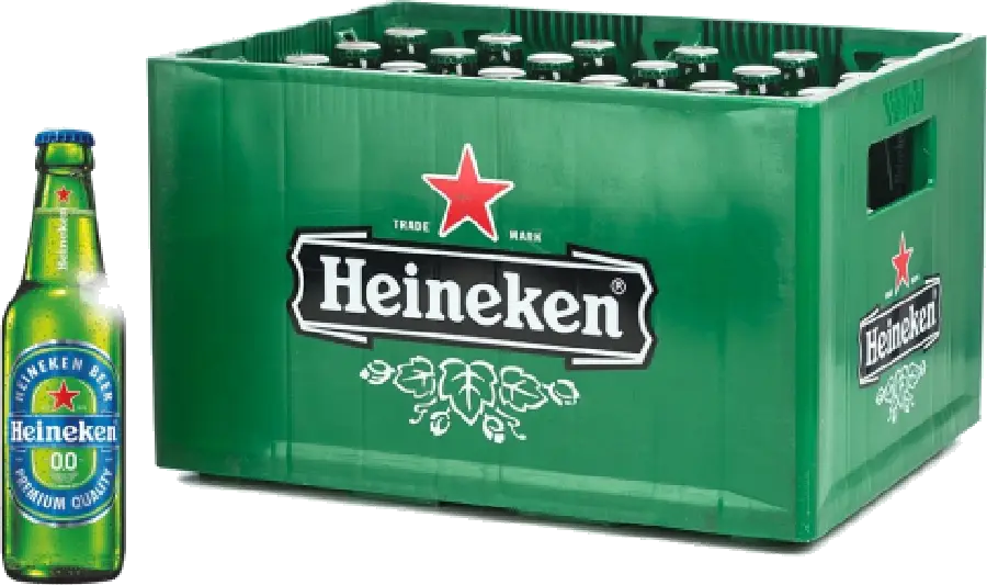 Een fles Heineken, uit het schap in de winkel in Bathmen