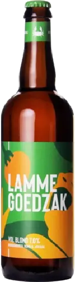 Een fles Lamme, uit het schap in de winkel in Bathmen