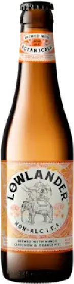 Een fles Lowlander, uit het schap in de winkel in Bathmen