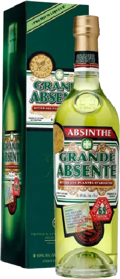 Een fles Grande, uit het schap in de winkel in Bathmen