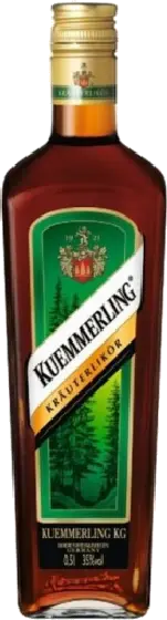 Een fles Kuemmerling, uit het schap in de winkel in Bathmen