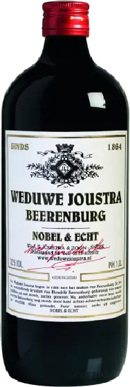 Een fles Weduwe Joustra, uit het schap in de winkel in Bathmen