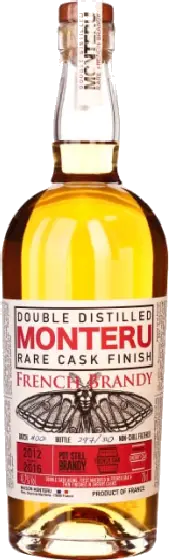 Een fles Monteru, uit het schap in de winkel in Bathmen