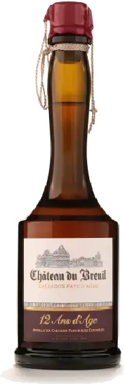 Een fles Château du Breuil, uit het schap in de winkel in Bathmen