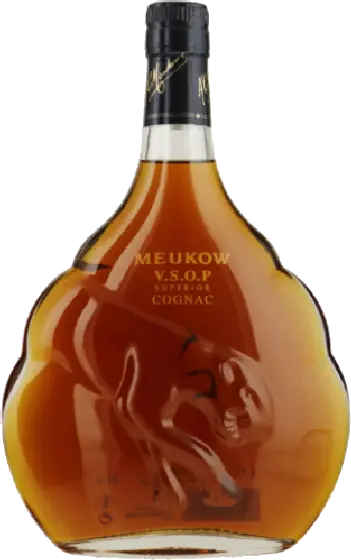 Een fles Meukow, uit het schap in de winkel in Bathmen
