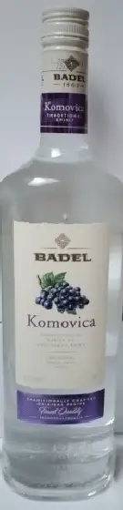 Een fles Badel, uit het schap in de winkel in Bathmen