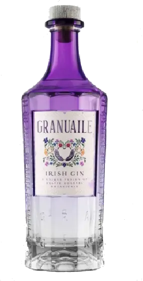 Een fles Ierse gin, uit het schap in de winkel in Bathmen