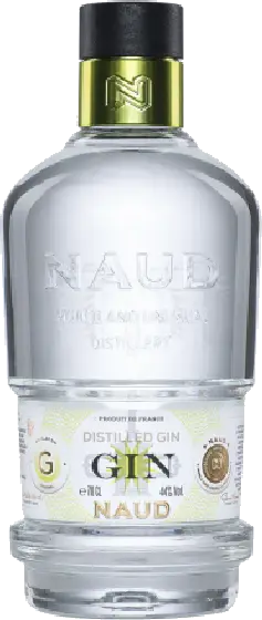 Een fles Naud, uit het schap in de winkel in Bathmen