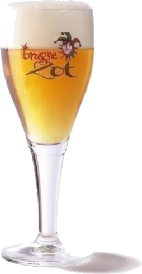 Een glas van Brugse Zot, uit het schap in de winkel in Bathmen