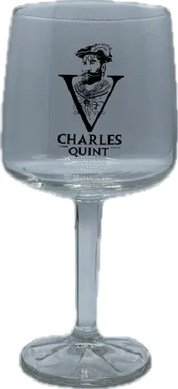 Een glas van Charles Quint, uit het schap in de winkel in Bathmen