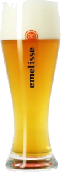 Een glas van Emelisse, uit het schap in de winkel in Bathmen