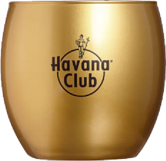 Een glas van Havana Club Signature, uit het schap in de winkel in Bathmen