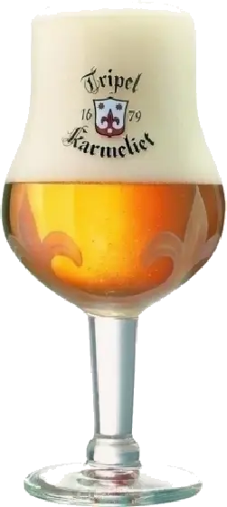 Een glas van Karmeliet, uit het schap in de winkel in Bathmen