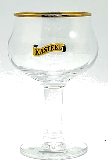 Een glas van Kasteel, uit het schap in de winkel in Bathmen