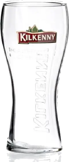 Een glas van Kilkenny, uit het schap in de winkel in Bathmen