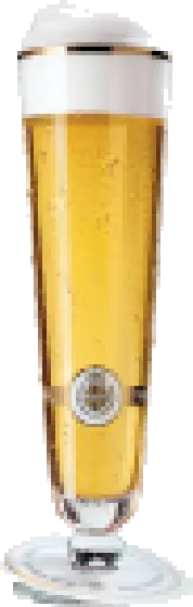 Een glas van Warsteiner, uit het schap in de winkel in Bathmen