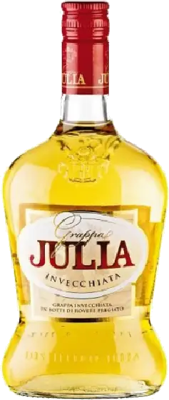 Een fles Julia, uit het schap in de winkel in Bathmen