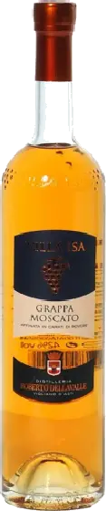 Een fles Villa, uit het schap in de winkel in Bathmen