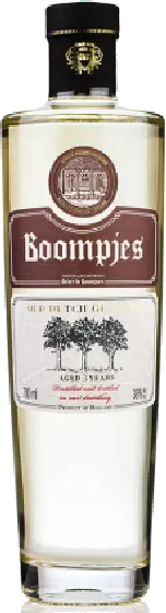 Een fles Boompjes, uit het schap in de winkel in Bathmen