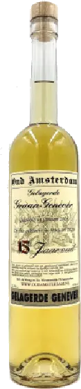 Een fles Oud Amsterdam, uit het schap in de winkel in Bathmen