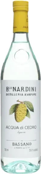 Een fles Bassano, uit het schap in de winkel in Bathmen