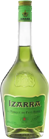 Een fles Izarra, uit het schap in de winkel in Bathmen