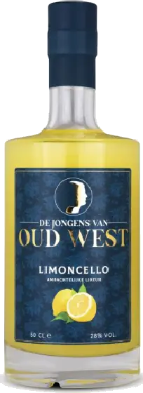 Een fles Jongens van Oud, uit het schap in de winkel in Bathmen