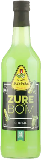 Een fles Kesbeke, uit het schap in de winkel in Bathmen