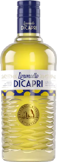 Een fles Limoncello, uit het schap in de winkel in Bathmen