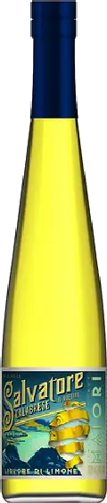 Een fles Salvatore, uit het schap in de winkel in Bathmen