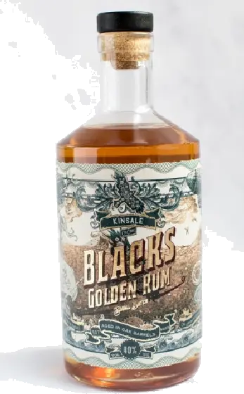 Een fles Black’s, uit het schap in de winkel in Bathmen