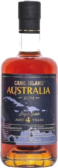 Een fles Cane Island, uit het schap in de winkel in Bathmen