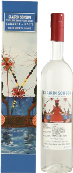 Een fles Clairin, uit het schap in de winkel in Bathmen