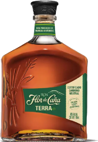 Een fles Flor de Caña, uit het schap in de winkel in Bathmen