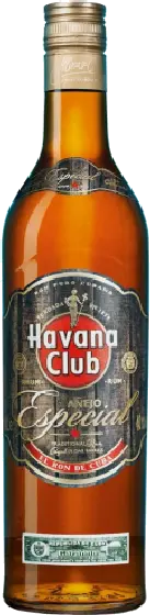 Een fles Havana Club, uit het schap in de winkel in Bathmen