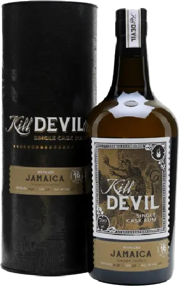 Een fles Kill Devil, uit het schap in de winkel in Bathmen